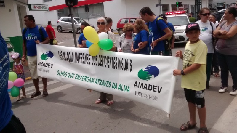 AMADEV realizou caminhada pelo centro de Mafra pedindo acessibilidade (2)
