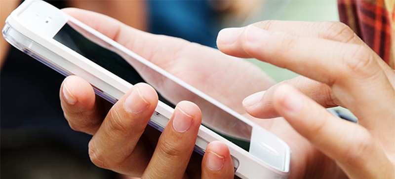 Consumidores falaram menos ao celular e aumentaram o uso de internet