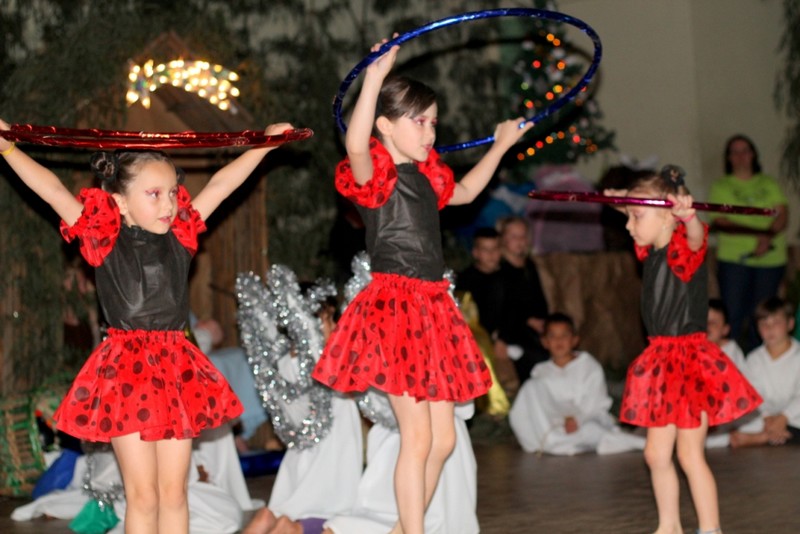 EMEB Avencal do Saltinho realiza festa de Natal (2)