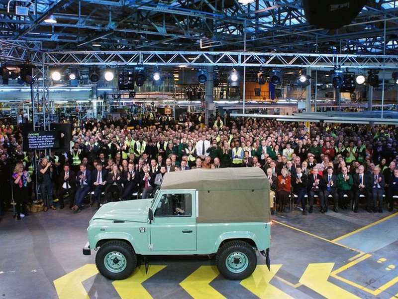 Último Land Rover Defender foi produzido nesta sexta (29), na Inglaterra (Foto: Divulgação)