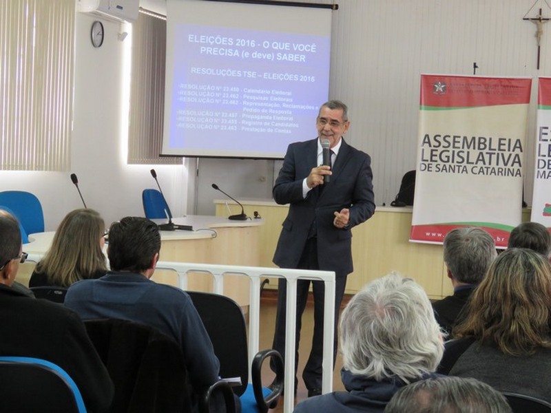 Câmara de Mafra sediou palestra sobre direito eleitoral