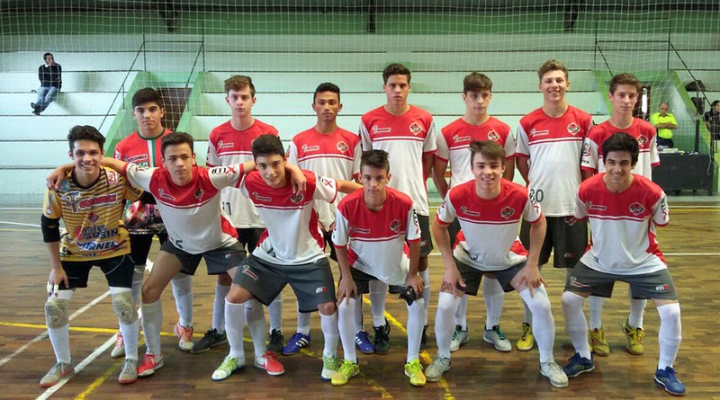 Escolinha-Mafra-FerromaxDME-garante-participação-do-futsal-mafrense-na-etapa-regional-da-Olesc