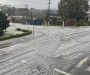 Chuva de granizo surpreende Mafra e deixa ruas cobertas de gelo